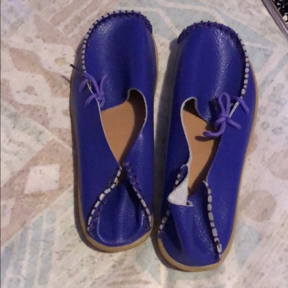 Shoes - Picture 3 of 5